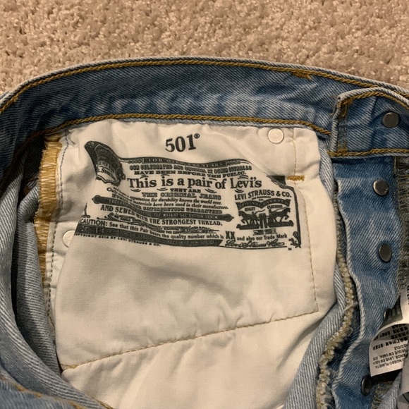 Levi’s Shorts - Picture 4 of 7